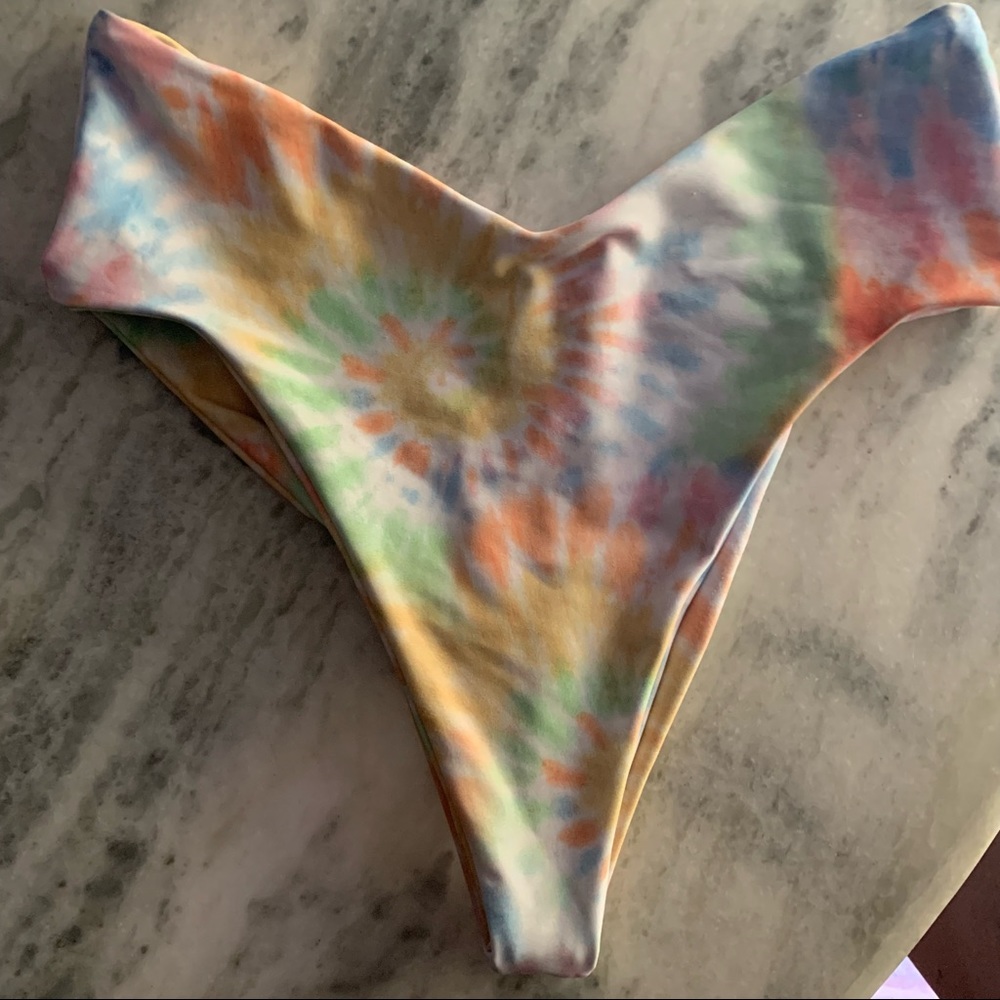 Skatie Melly Bottoms in Oahu